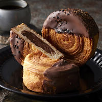 「蔵家」クロワッサンロールチョコレートクリーム１６個