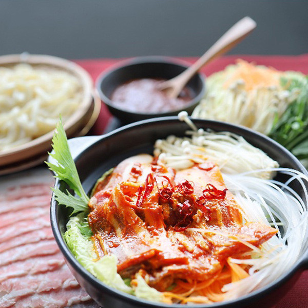 香川オリーブ豚旨辛チゲ鍋２人前のサムネイル画像3