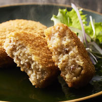 大阪「洋食Ｒｅｖｏ」牛すじコロッケ（油調済）