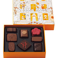 ピエール・エルメ・パリ　アソリュティマン　ド　ショコラ（８個）