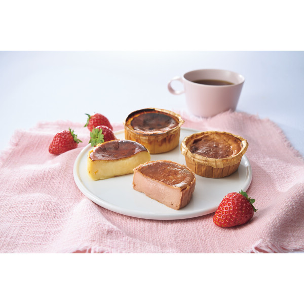 みれい菓　苺とプレーンのバスクチーズケーキセットのサムネイル画像2