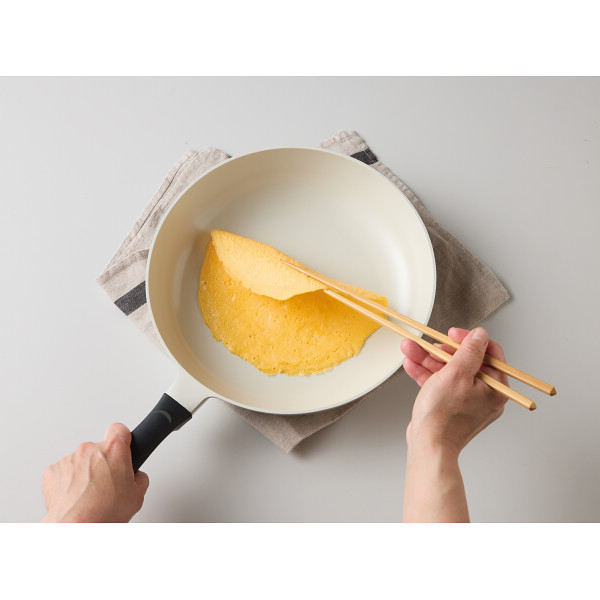 マジクック　極軽量　ＩＨ対応アルミフライパン（２６ｃｍ）のサムネイル画像9