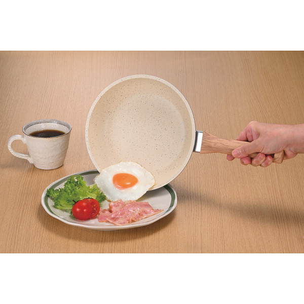 ココチ　軽量フライパン（２０ｃｍ）のサムネイル画像1