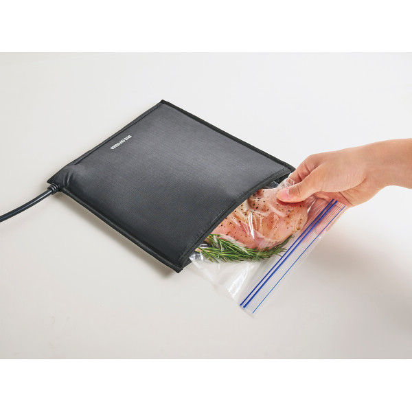 アイリスオーヤマ　低温調理器　ポケットシェフ ブラックのサムネイル画像1