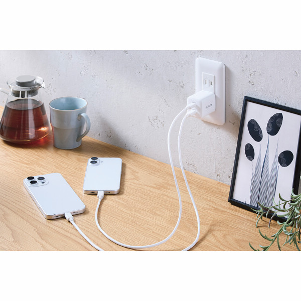 エレコム　ＡＣ充電器（Ｃ×２）のサムネイル画像2