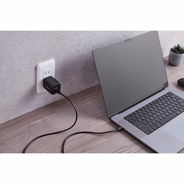 エレコム　ノートパソコン　充電器　ＰＤ６５Ｗ　ＰＰＳ対応　小型のサムネイル画像1