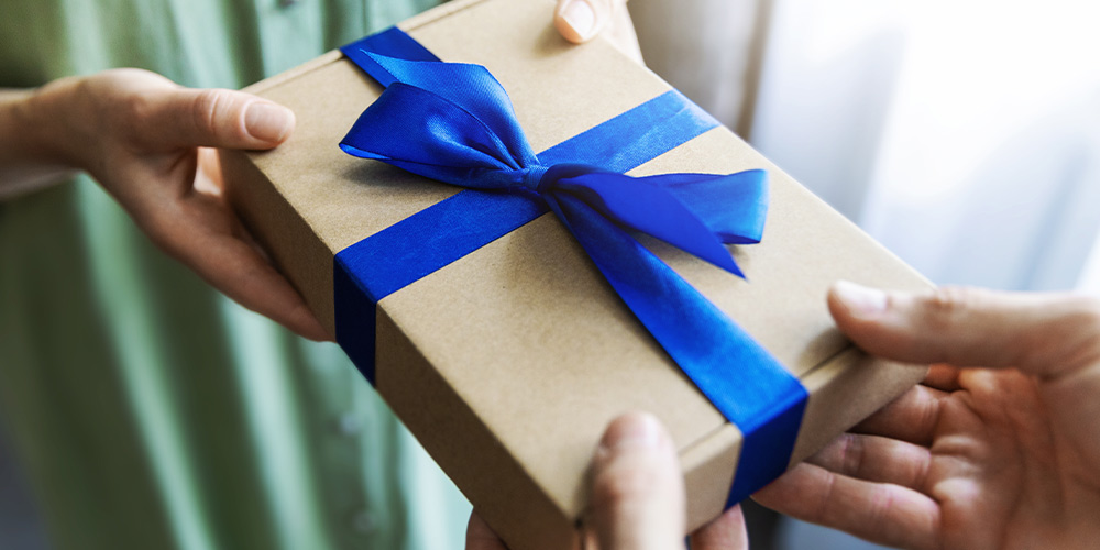 内祝いはいつまでに贈る?お祝いのお返しに適したタイミングと基本マナー